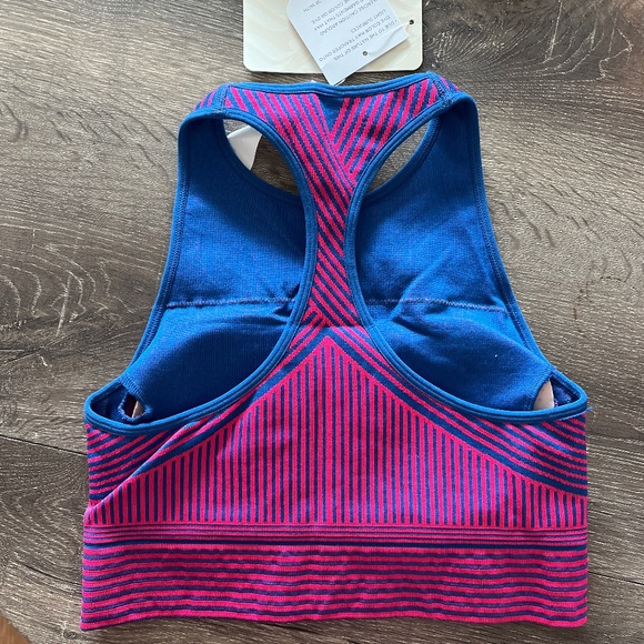 Fabletics Allyson Medium Impact Sports Bra (Size Small) - Picture 2 of 5